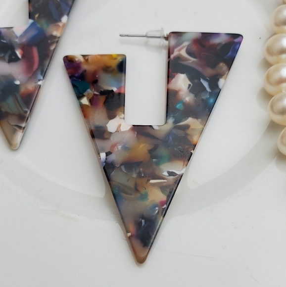 💫5/$25 Triangle Boho Colorful Earrings - Picture 2 of 3